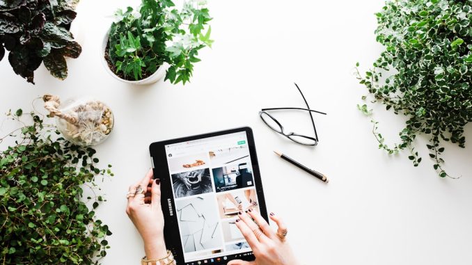 Pusselspel online - avkoppling och utmaning i ett illustration